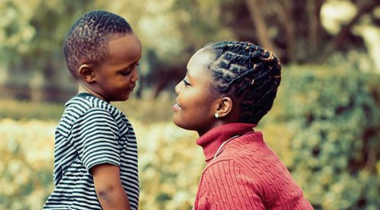 It’s worth learning to talk and discuss. (Nicholas Githiri/pexels.com)